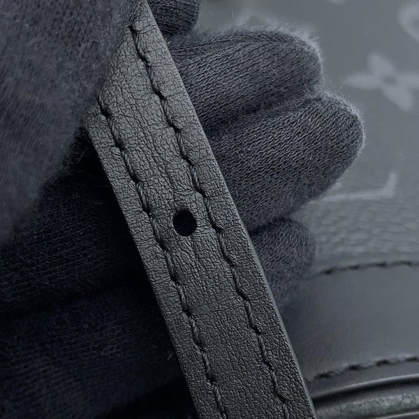 ルイヴィトン ショルダーバッグ モノグラム・エクリプス エンベロップ・ポーチ M11613 LOUIS VUITTON 黒 ブラック