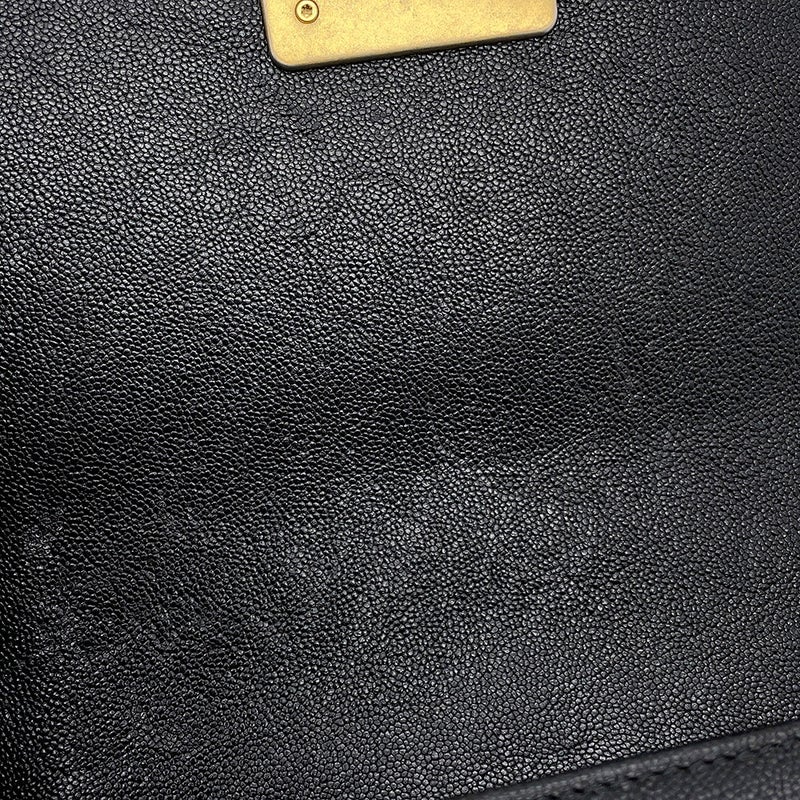シャネル チェーンショルダーバッグ ボーイシャネル スモール マトラッセ ココマーク キャビアスキン A67085 CHANEL 黒