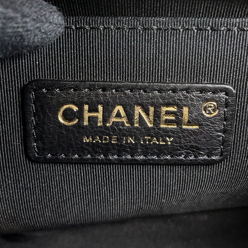 シャネル チェーンショルダーバッグ ボーイシャネル スモール マトラッセ ココマーク キャビアスキン A67085 CHANEL 黒
