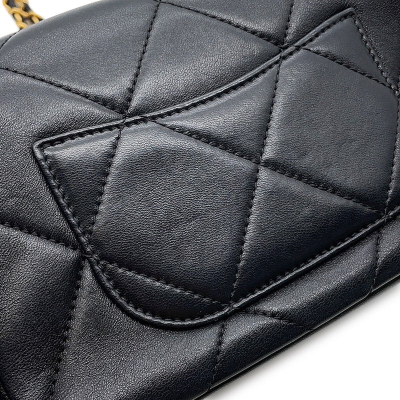 シャネル チェーンショルダーバッグ マトラッセ ミニフラップ ココマーク ラムスキン AS4862 CHANEL バッグ 黒