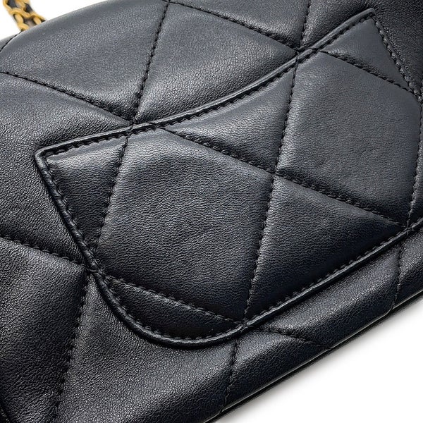シャネル チェーンショルダーバッグ マトラッセ ミニフラップ ココマーク ラムスキン AS4862 CHANEL バッグ 黒