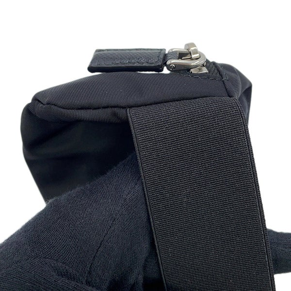 プラダ ポーチ Re-Nylon トライアングルロゴ リストバンドポーチ ナイロン 2TT095 PRADA ミニ ポーチ 黒