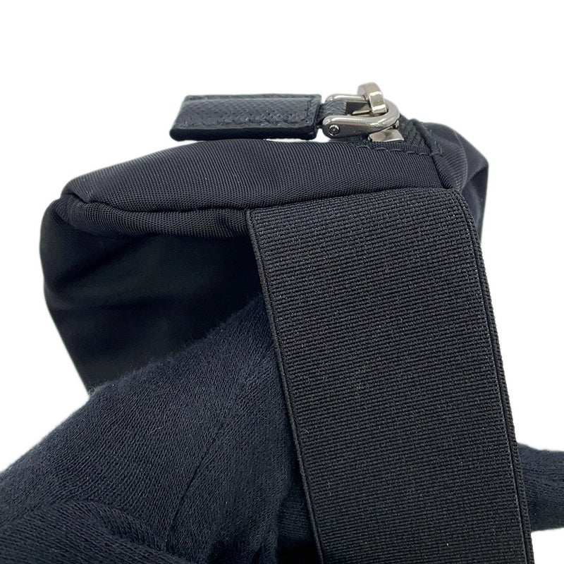 プラダ ポーチ Re-Nylon トライアングルロゴ リストバンドポーチ ナイロン 2TT095 PRADA ミニ ポーチ 黒