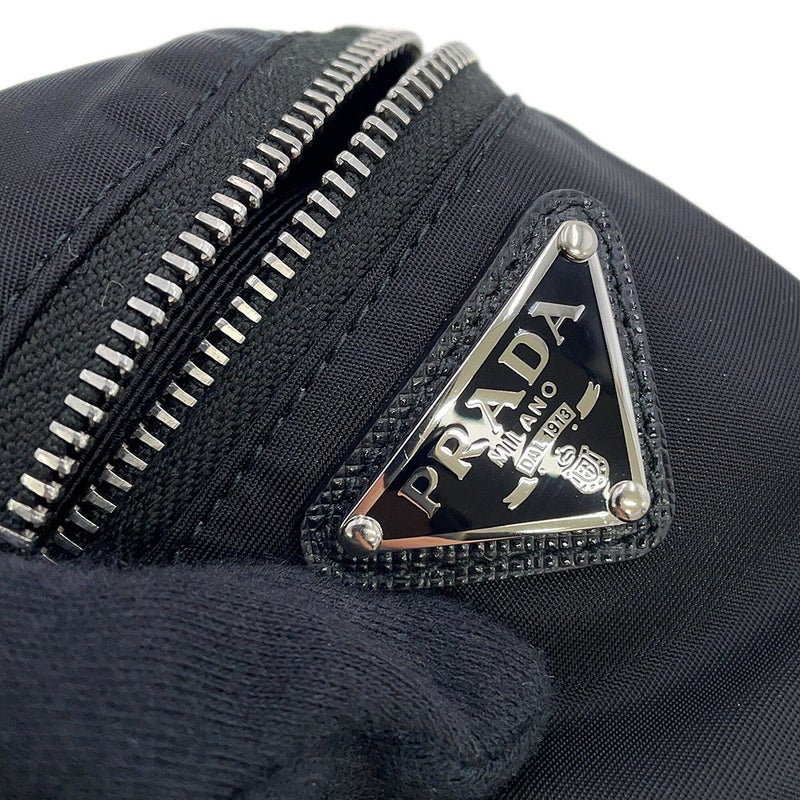 プラダ ポーチ Re-Nylon トライアングルロゴ リストバンドポーチ ナイロン 2TT095 PRADA ミニ ポーチ 黒