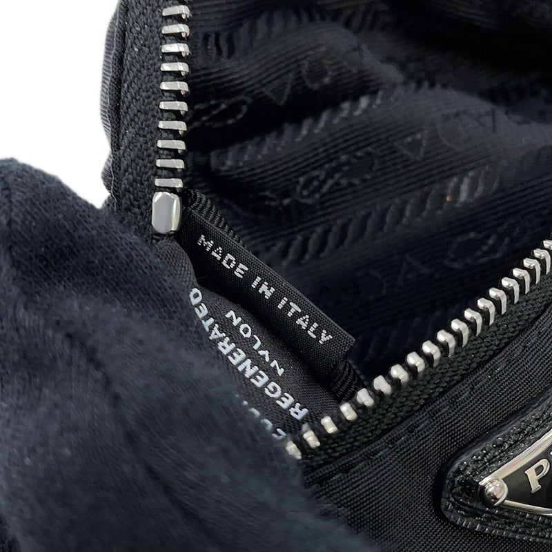 プラダ ポーチ Re-Nylon トライアングルロゴ リストバンドポーチ ナイロン 2TT095 PRADA ミニ ポーチ 黒
