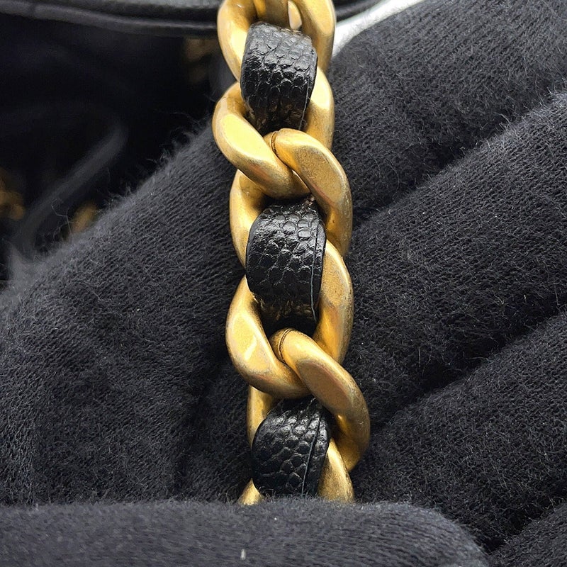 シャネル チェーンショルダーバッグ ココマーク CHANEL 25 スモール キャビアスキン AS5293 CHANEL 黒