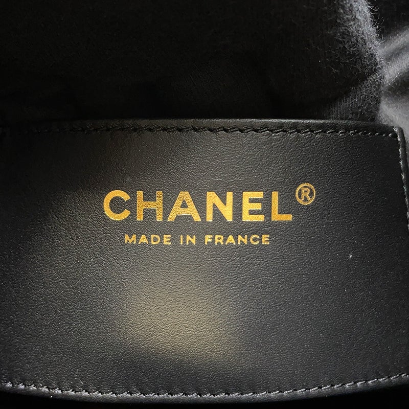 シャネル チェーンショルダーバッグ ココマーク CHANEL 25 スモール キャビアスキン AS5293 CHANEL 黒