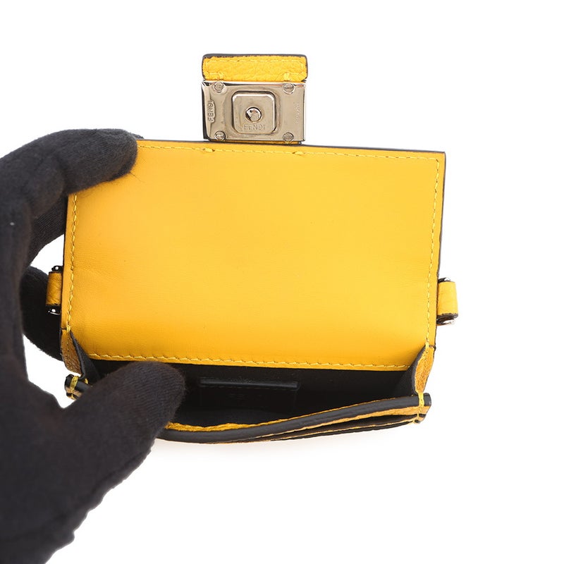 フェンディ ショルダーバッグ マイクロ フラット バゲット ショルダーポシェット レザー 7M0311 FENDI 財布
