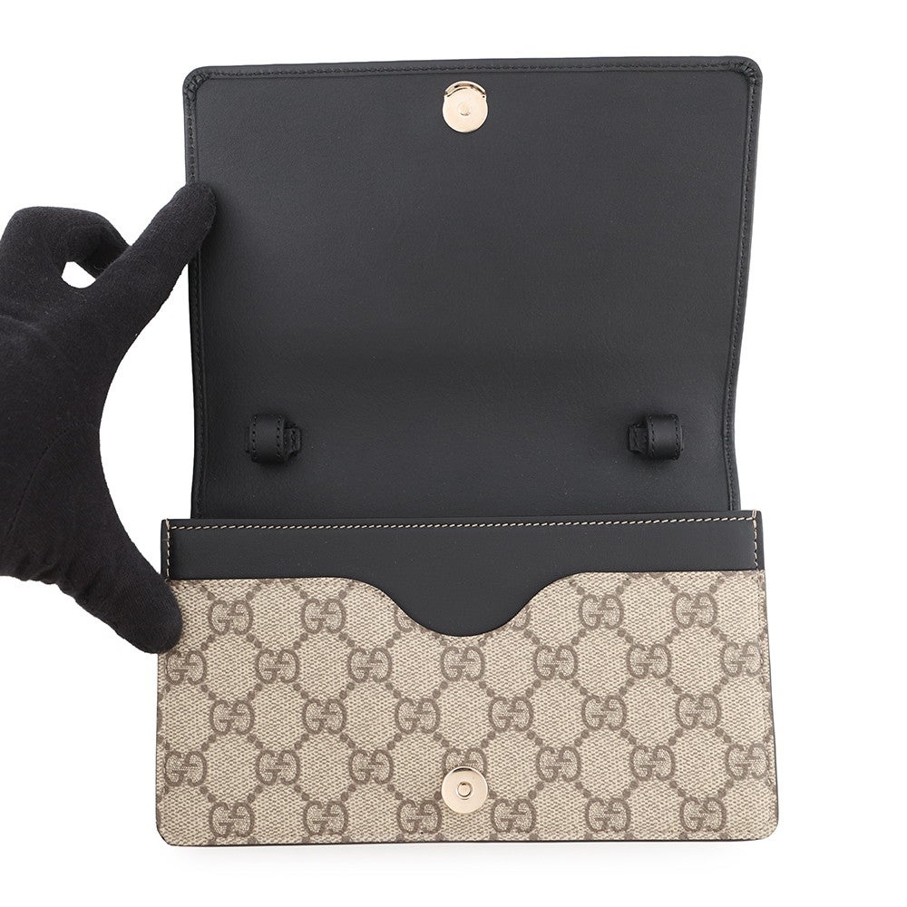 グッチ ショルダーウォレット GGエンブレム PVC レザー 820688 GUCCI