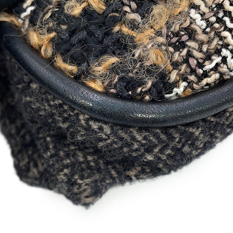 シャネル ワンショルダーバッグ ココマーク マトラッセ ツイード CHANEL 黒 セール品