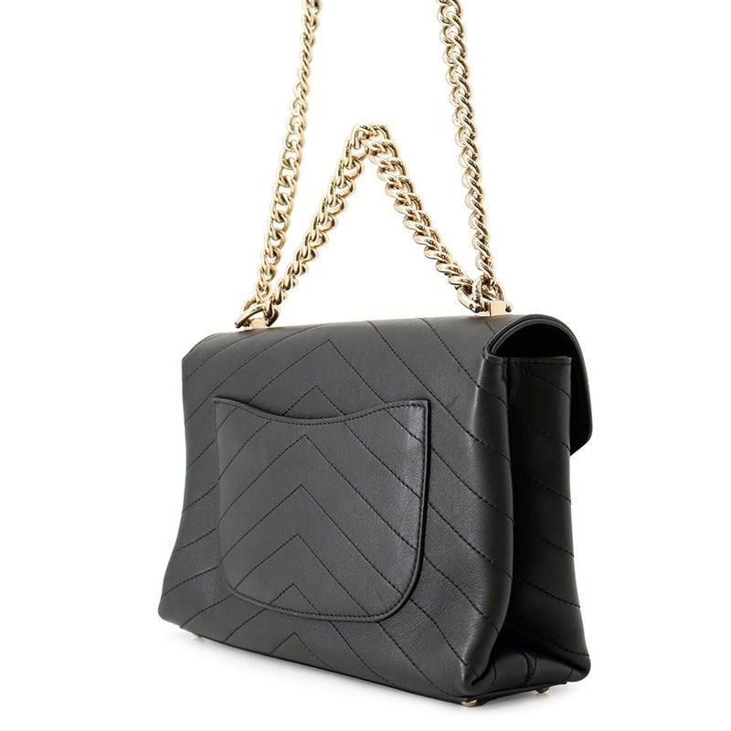 シャネル チェーンショルダーバッグ シェブロン ココマーク レザー CHANEL Vステッチ 黒 2way