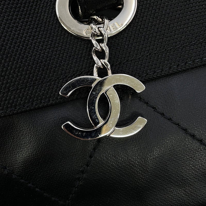 シャネル トートバッグ マトラッセ パリビアリッツ トートMM ココチャーム A34209 CHANEL 黒
