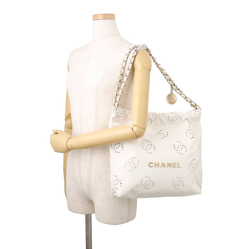シャネル チェーンショルダーバッグ マトラッセ パンチング CHANEL 22 スモール AS3260 CHANEL ポーチ付き 白