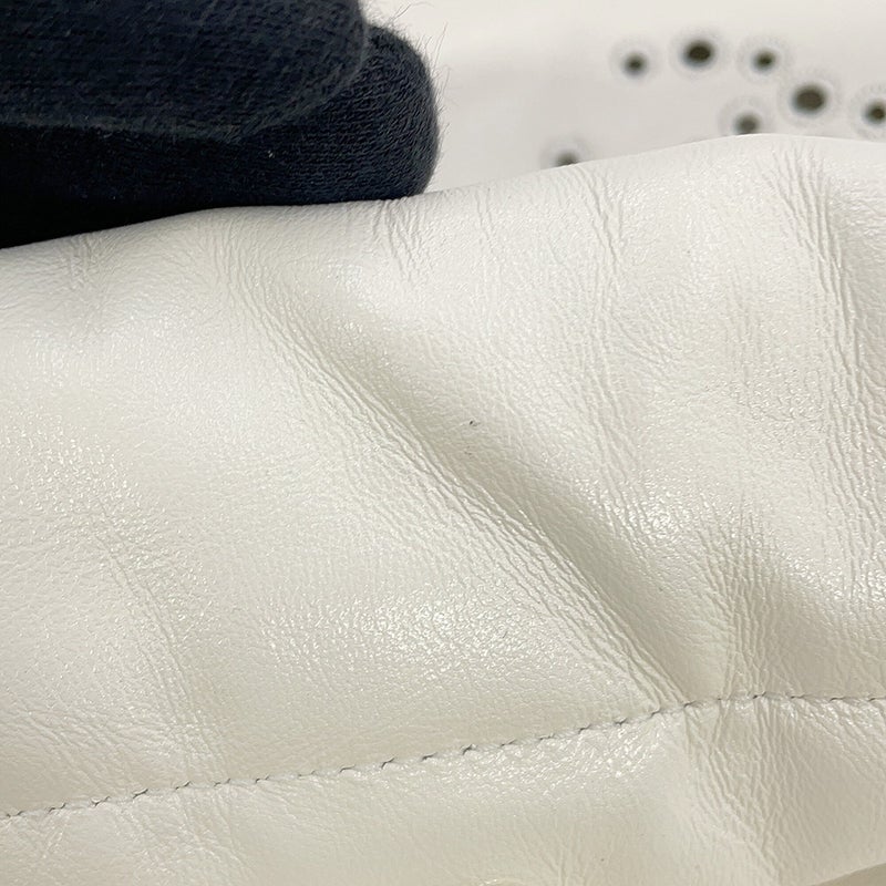 シャネル チェーンショルダーバッグ マトラッセ パンチング CHANEL 22 スモール AS3260 CHANEL ポーチ付き 白