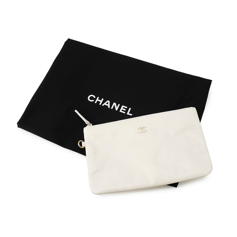 シャネル チェーンショルダーバッグ マトラッセ パンチング CHANEL 22 スモール AS3260 CHANEL ポーチ付き 白