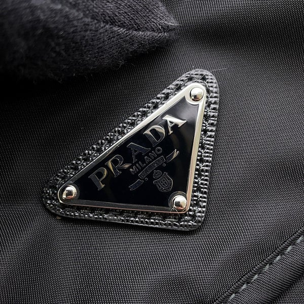 プラダ ショルダーバッグ トライアングルロゴ ナイロン PRADA バッグ 黒