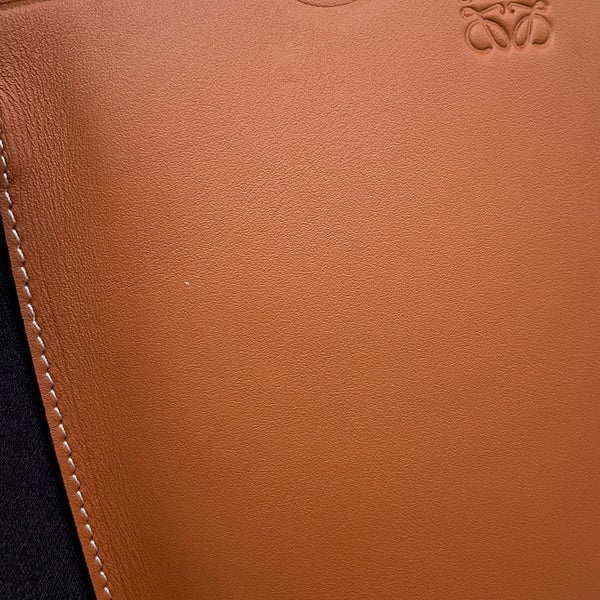 ロエベ フォンポーチ  アナグラム レザー LOEWE ポシェット