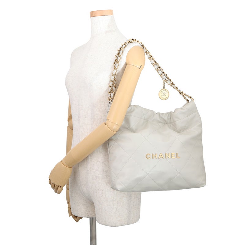 シャネル ハンドバッグ CHANEL 22 マトラッセ スモール シャイニーカーフスキン AS3260 ポーチ付き