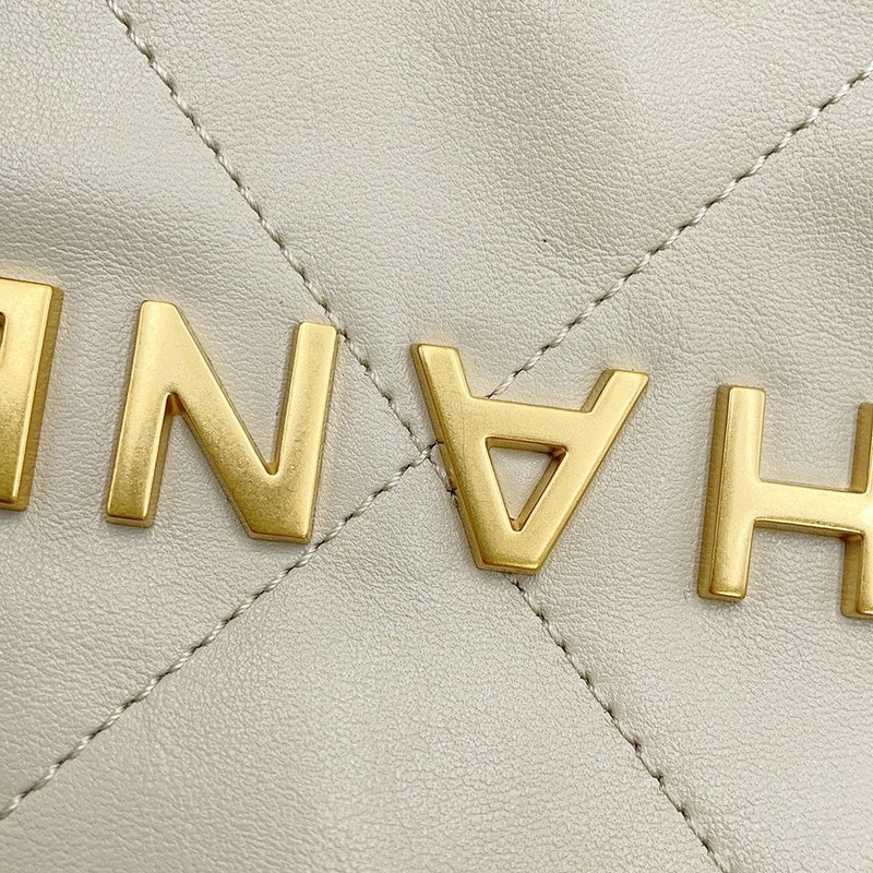 シャネル ハンドバッグ CHANEL 22 マトラッセ スモール シャイニーカーフスキン AS3260 ポーチ付き