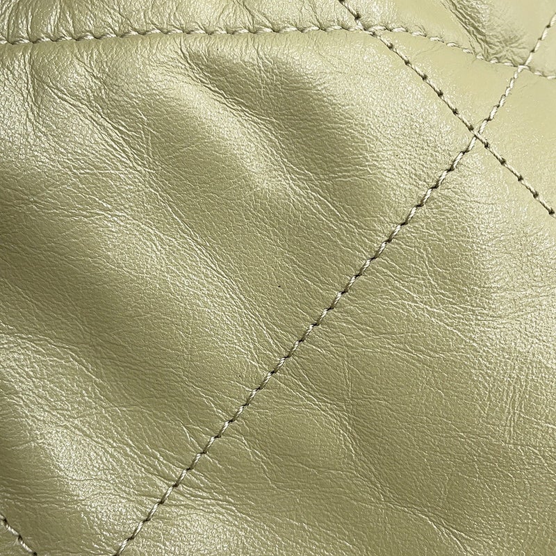 シャネル ハンドバッグ CHANEL 22 マトラッセ スモール シャイニーカーフレザー AS3260 ポーチ付き