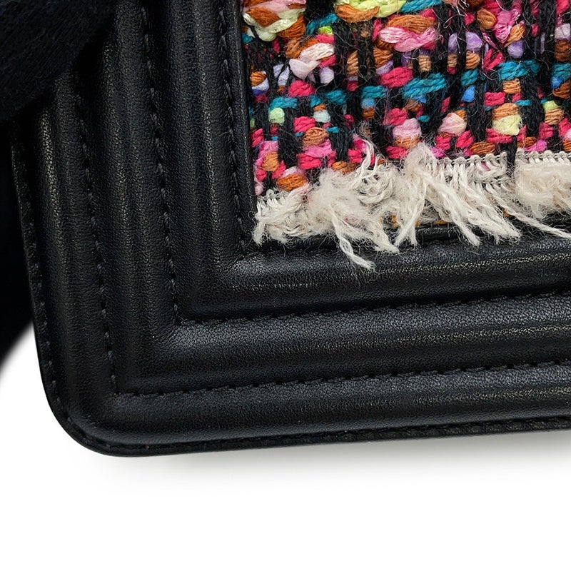 シャネル チェーンショルダーバッグ ボーイシャネル スモール マトラッセ ココマーク ラムスキン ツイード CHANEL 黒