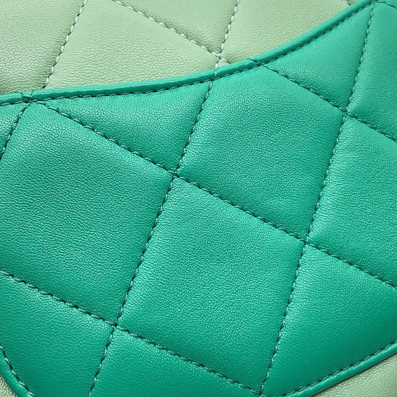 シャネル チェーンショルダーバッグ ココマーク マトラッセ ラムスキン AS3876 CHANEL