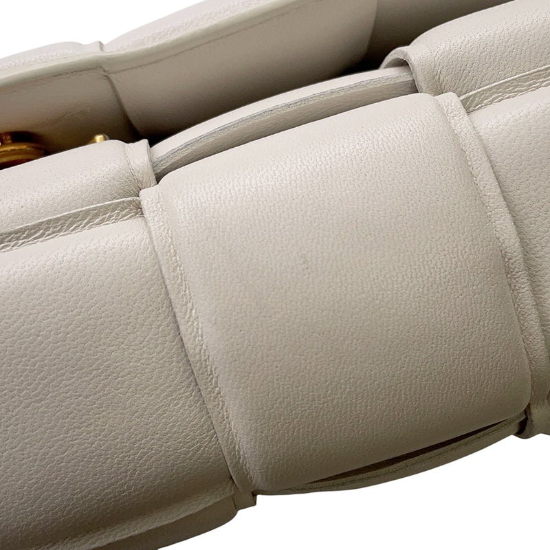 ボッテガヴェネタ チェーンショルダーバッグ カセット レザー 631421 BOTTEGA VENETA バッグ 白