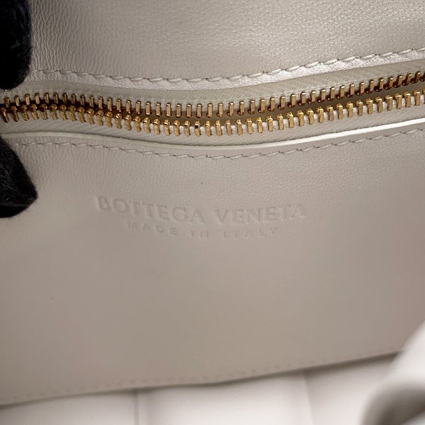 ボッテガヴェネタ チェーンショルダーバッグ カセット レザー 631421 BOTTEGA VENETA バッグ 白
