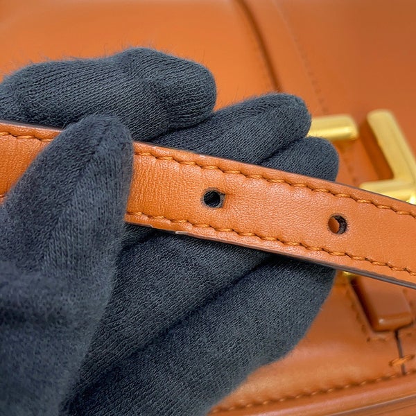 フェンディ ショルダーバッグ カモン スモール レザー 8BS082 FENDI バッグ