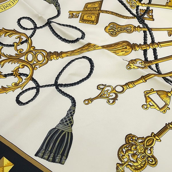 エルメス スカーフ カレ90 鍵柄 LES CLES シルク HERMES 黒 白 キーモチーフ