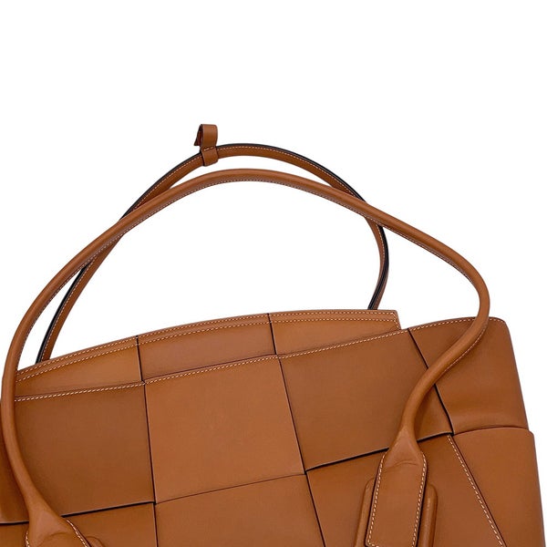 ボッテガヴェネタ トートバッグ アルコ カーフレザー 598244 BOTTEGA VENETA ブラウン