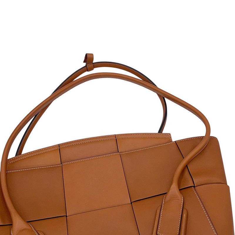 ボッテガヴェネタ トートバッグ アルコ カーフレザー 598244 BOTTEGA VENETA ブラウン