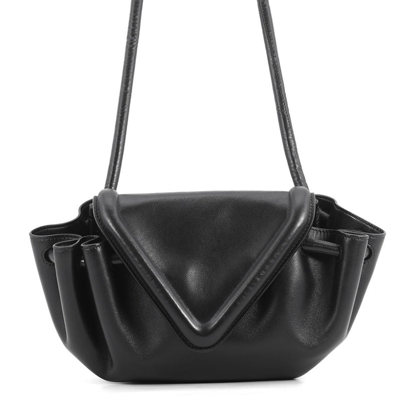 ボッテガヴェネタ ショルダーバッグ ビーク スモール レザー BOTTEGA VENETA 黒