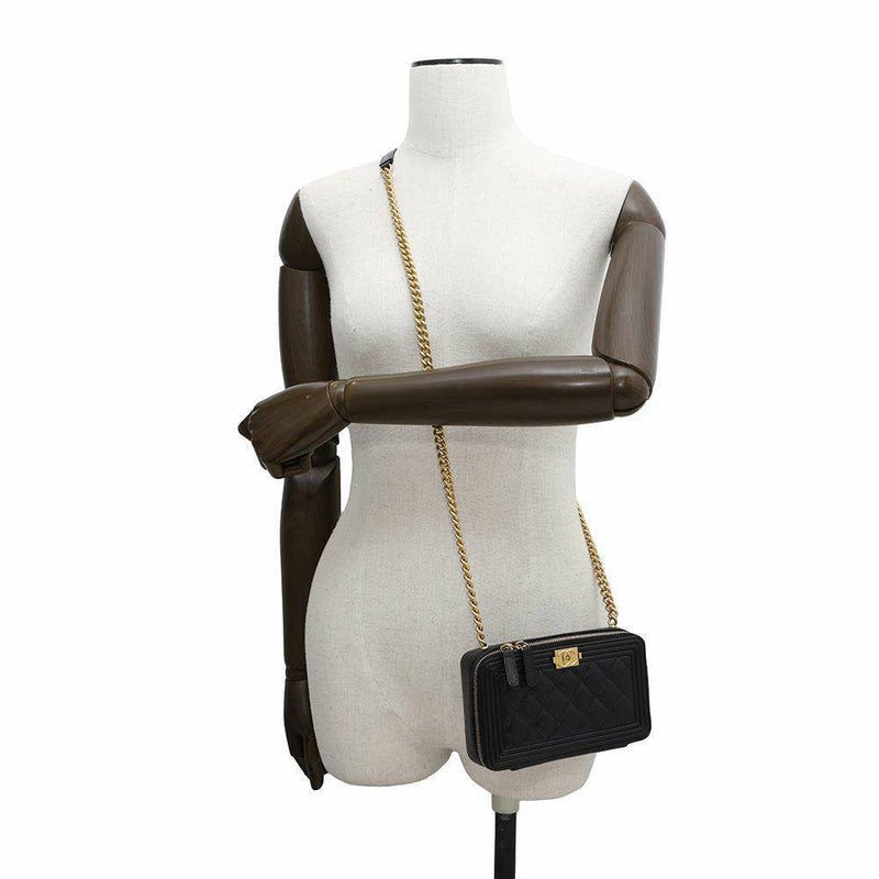 シャネル チェーンショルダーバッグ ボーイシャネル ジップフォンケース キャビアスキン AP2756 CHANEL 黒