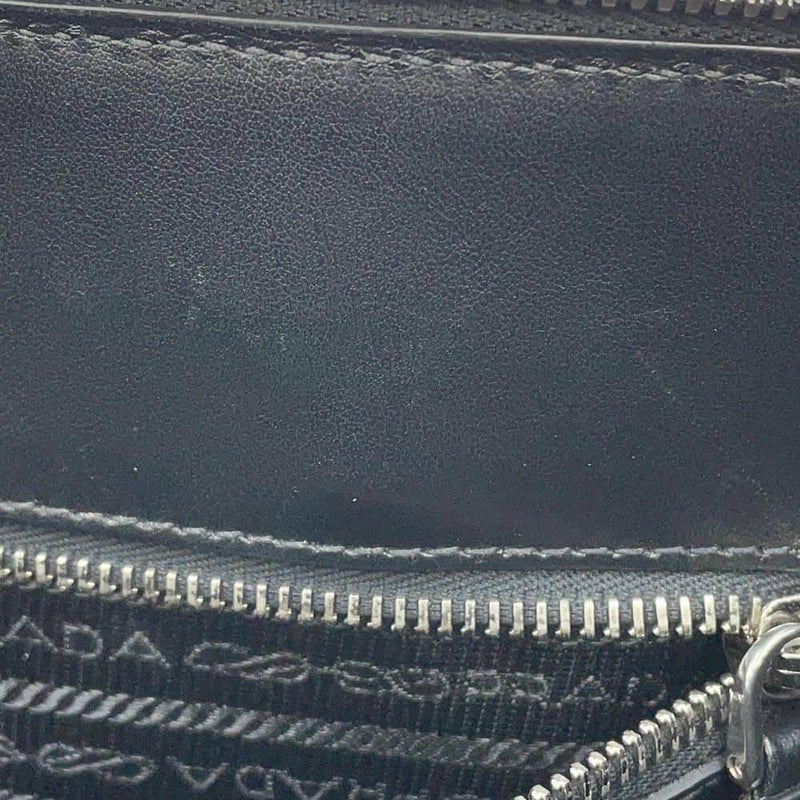 プラダ トートバッグ トライアングルロゴ サフィアーノレザー 2VG039 PRADA 黒