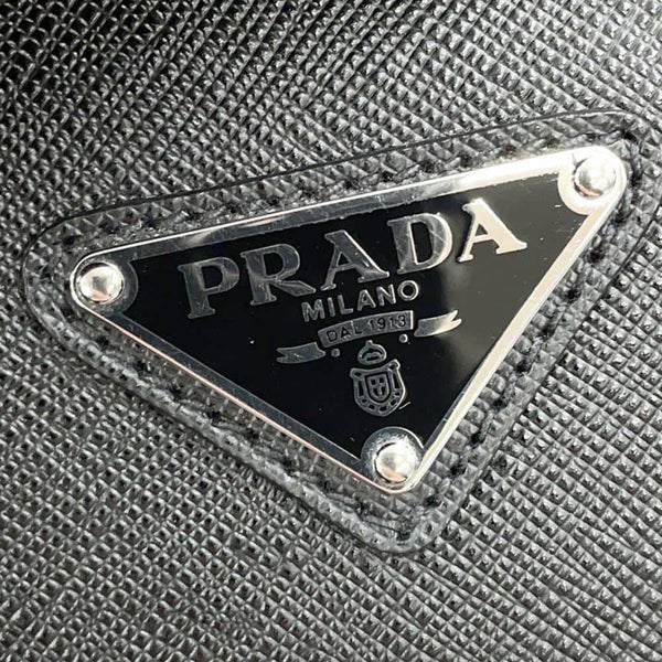 プラダ トートバッグ トライアングルロゴ サフィアーノレザー 2VG039 PRADA 黒