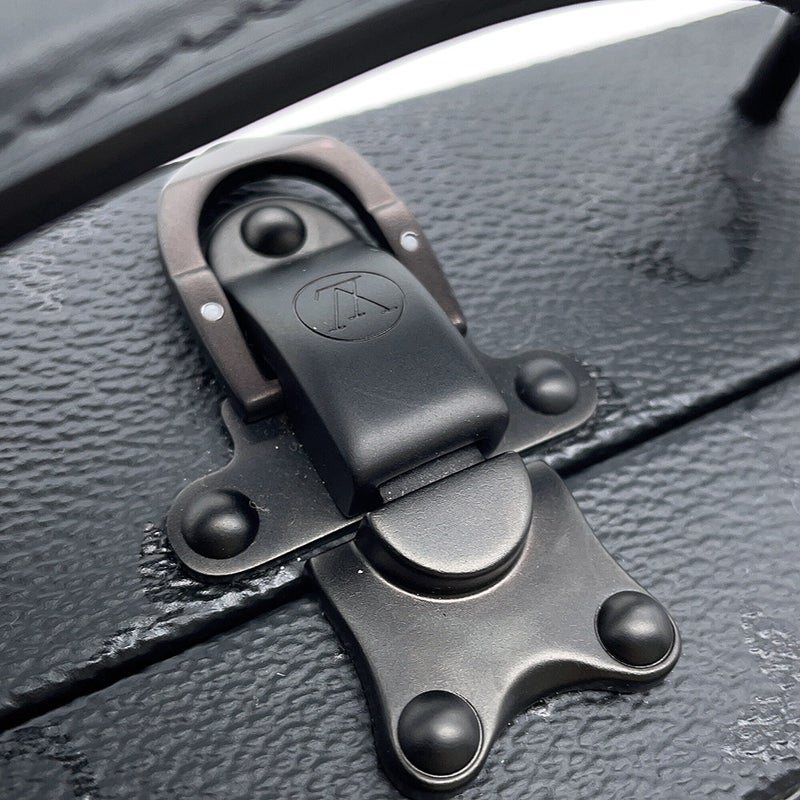 ルイヴィトン ショルダーバッグ モノグラム・ミッドナイト ハンドル・トランク バックル M29118 LOUIS VUITTON メンズ 黒 ブラック