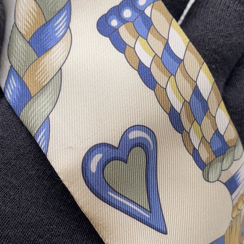 エルメス スカーフ ツイリー アルネ・ドゥ・クール Harnais de Coeur HERMES シルクツイル 2024春夏