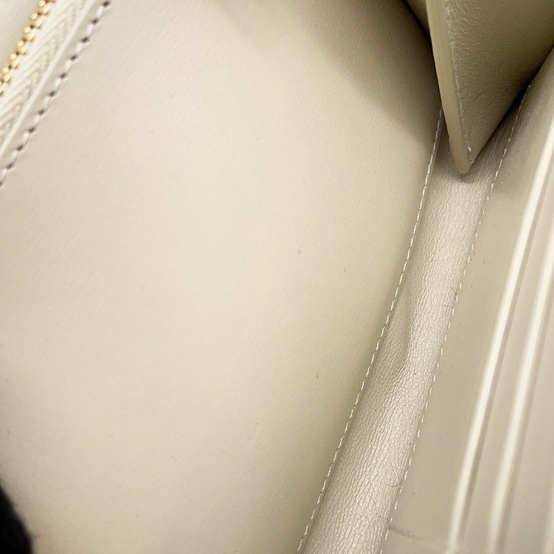 サンローランパリ チェーンショルダーウォレット ル・マイヨン カーフスキン 696608 SAINT LAURENT PARIS 財布 白