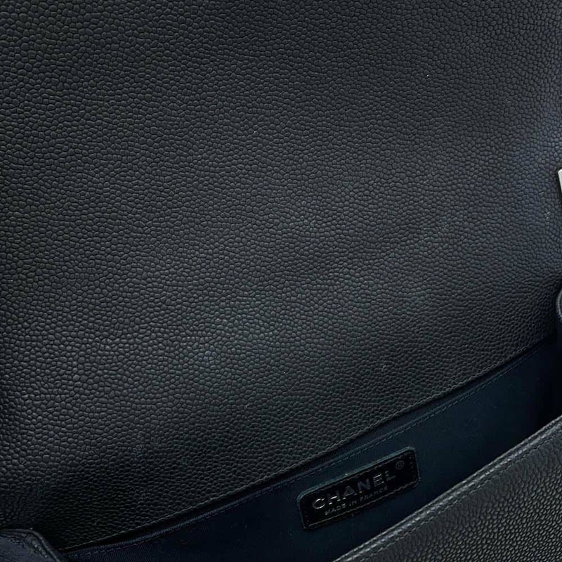 シャネル チェーンショルダーバッグ ボーイシャネル ソフトキャビアスキン A67086 CHANEL バッグ 斜めがけ BOY CHANEL 黒