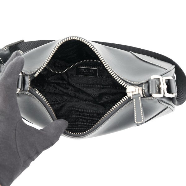 プラダ ショルダーバッグ ロゴ ステッチ レザー PRADA バッグ 黒