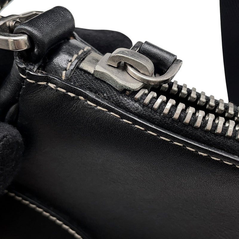 プラダ ショルダーバッグ ロゴ ステッチ レザー PRADA バッグ 黒
