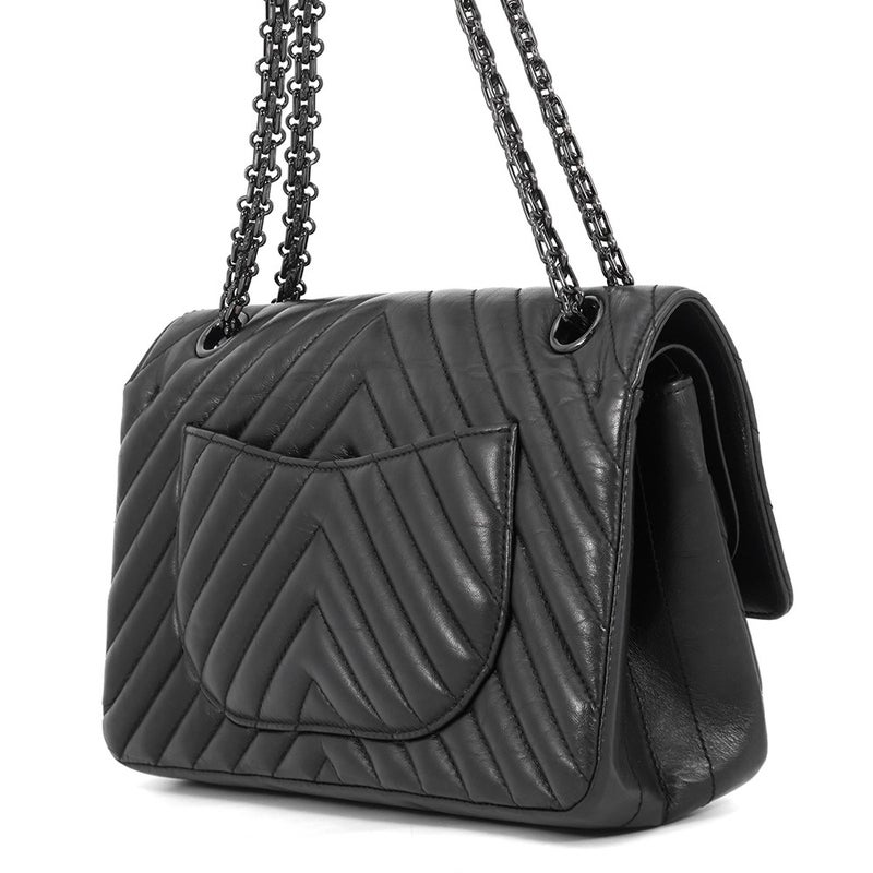 シャネル チェーンショルダーバッグ 2.55 シェブロン エイジドカーフレザー A37586 CHANEL 黒