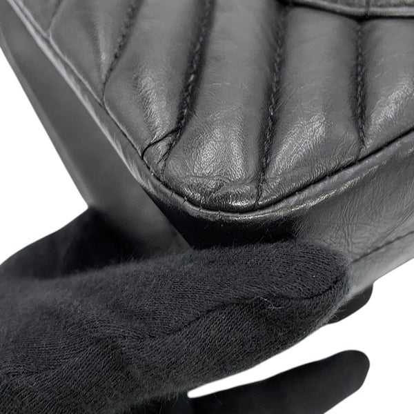 シャネル チェーンショルダーバッグ 2.55 シェブロン エイジドカーフレザー A37586 CHANEL 黒