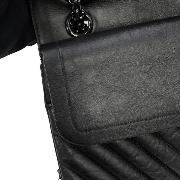 シャネル チェーンショルダーバッグ 2.55 シェブロン エイジドカーフレザー A37586 CHANEL 黒