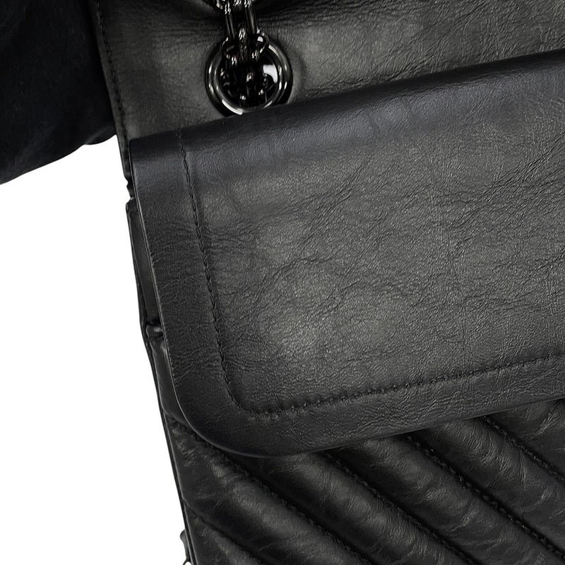 シャネル チェーンショルダーバッグ 2.55 シェブロン エイジドカーフレザー A37586 CHANEL 黒