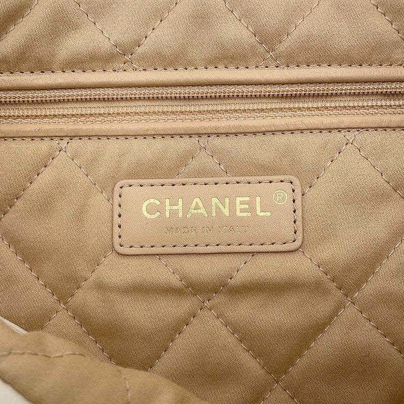 シャネル ハンドバッグ CHANEL22 マトラッセ スモール シャイニーカーフレザー AS3260 CHANEL 白