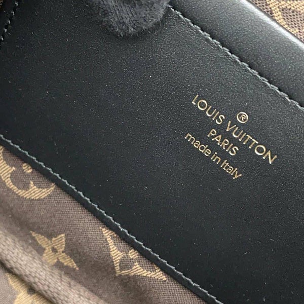 ルイヴィトン ショルダーバッグ カーフレザー ユーティリティ・クロスボディ M80450 LOUIS VUITTON ブラック 黒