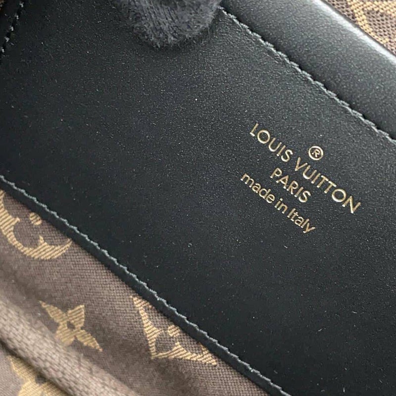 ルイヴィトン ショルダーバッグ カーフレザー ユーティリティ・クロスボディ M80450 LOUIS VUITTON ブラック 黒
