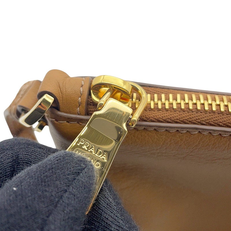 プラダ ショルダーバッグ トライアングルロゴ ソフトグレインレザー 1BC238 PRADA バッグ